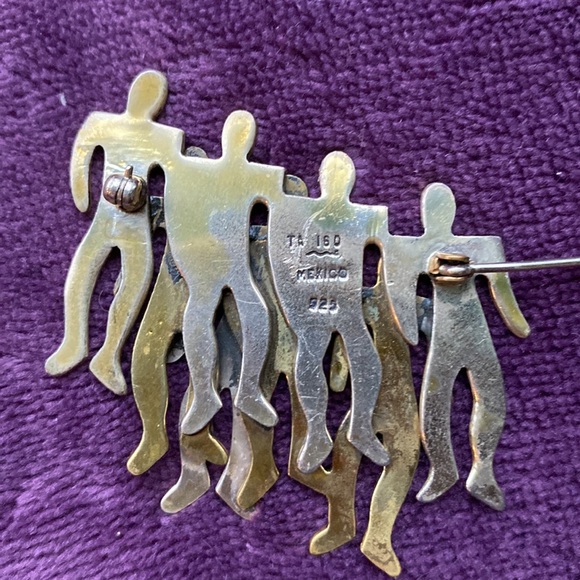 Silver Solidarity Pin - Picture 3 of 4